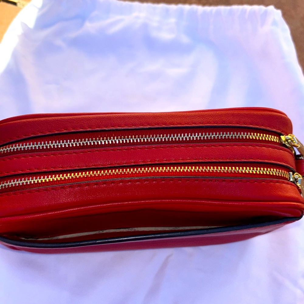 EUC❣️ MICHAEL KORS Red Studded 2 way leather camera crossbody or clutch ♥️♥️ - Picture 6 of 15